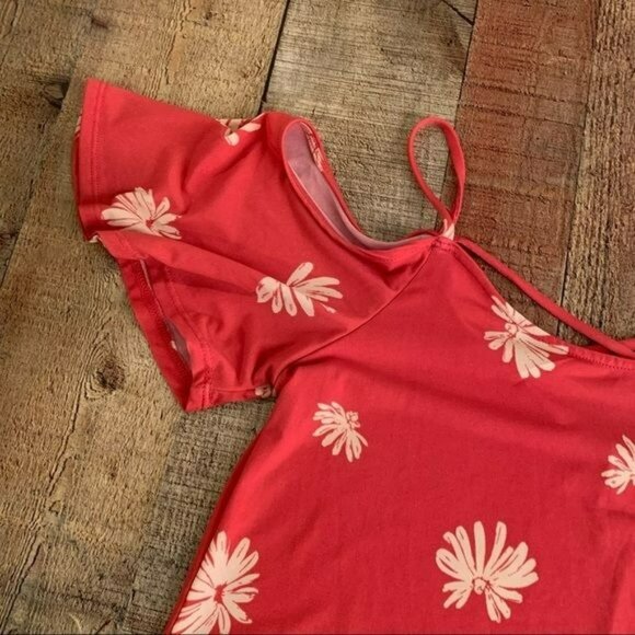 Kaileigh womens size XS off the shoulder top in pink with white flowers - Picture 6 of 8